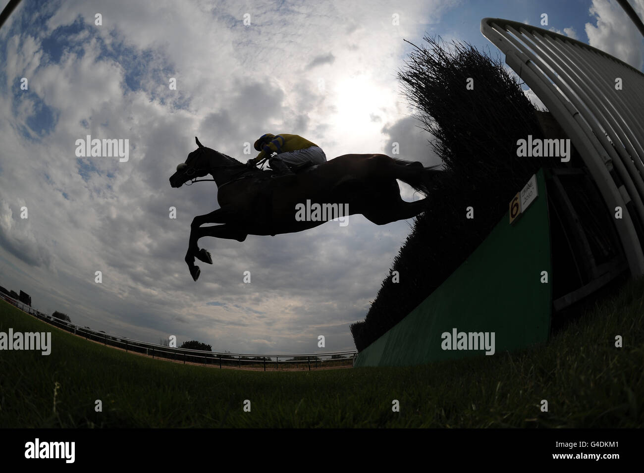 Les courses de chevaux - Family Fun Day - Southwell Racecourse Banque D'Images