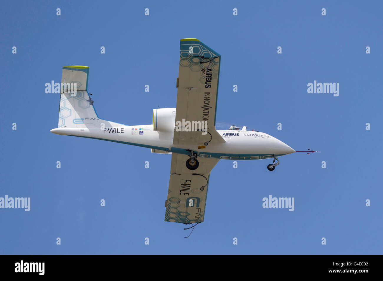 L'Airbus E-Fan est un prototype d'avion électrique mis au point par le Groupe Airbus en démonstration au salon aéronautique de Farnborough. Banque D'Images