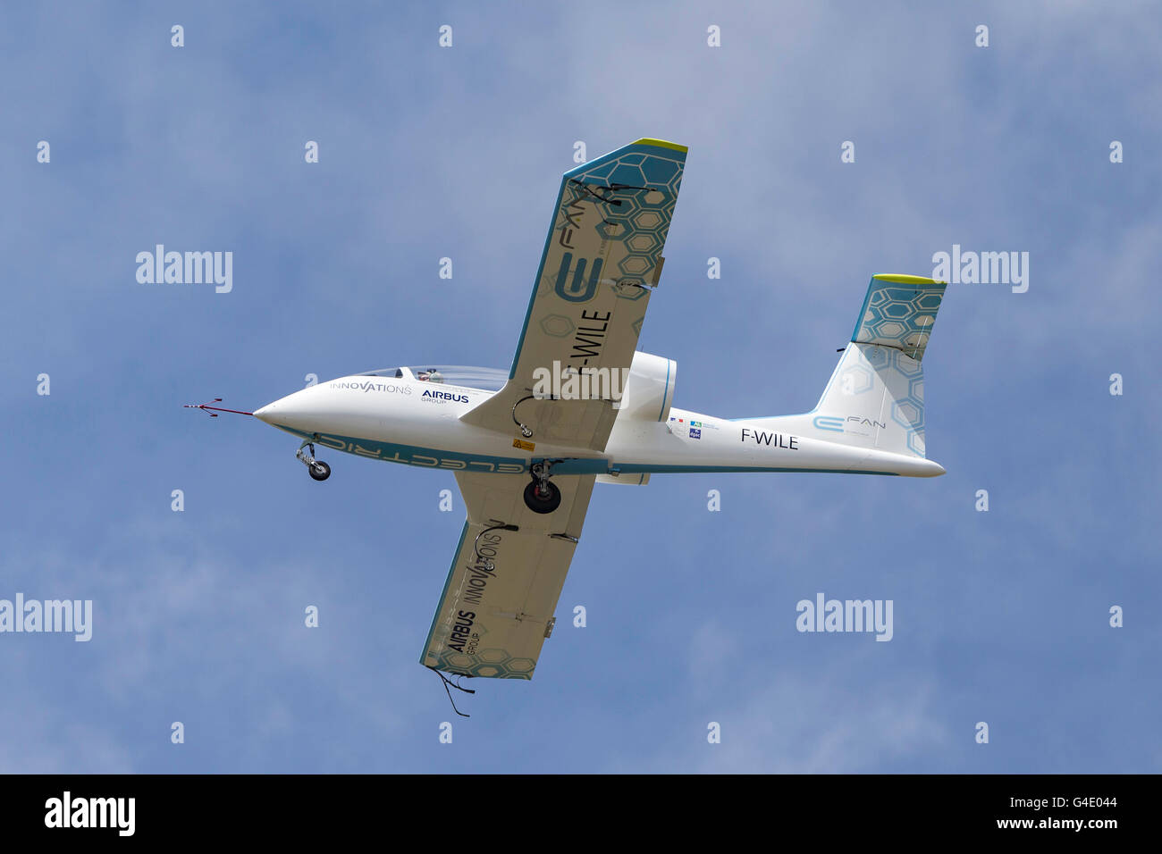 L'Airbus E-Fan est un prototype d'avion électrique mis au point par le Groupe Airbus en démonstration au salon aéronautique de Farnborough. Banque D'Images