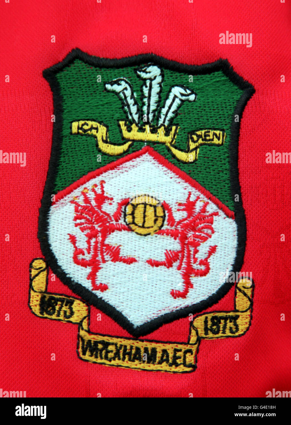 PA NEWS, PHOTO 1/7/98 WREXHAM A.F.C. LOGO DU CLUB. PA NEWS, PHOTO 1/7/98 WREXHAM A.F.C. LOGO DU CLUB Banque D'Images