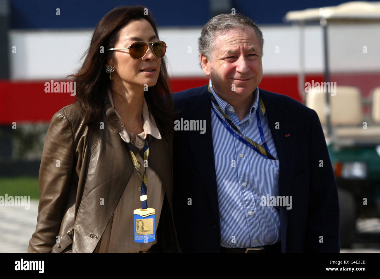 Courses automobiles - Championnat du monde de Formule 1 - Grand Prix de Grande-Bretagne - jour de la course - Silverstone.Le président de la FIA, Jean Todt, et sa femme, Michelle Yeoh, lors du Grand Prix britannique de Santander au circuit Silverstone, dans le Northamptonshire. Banque D'Images