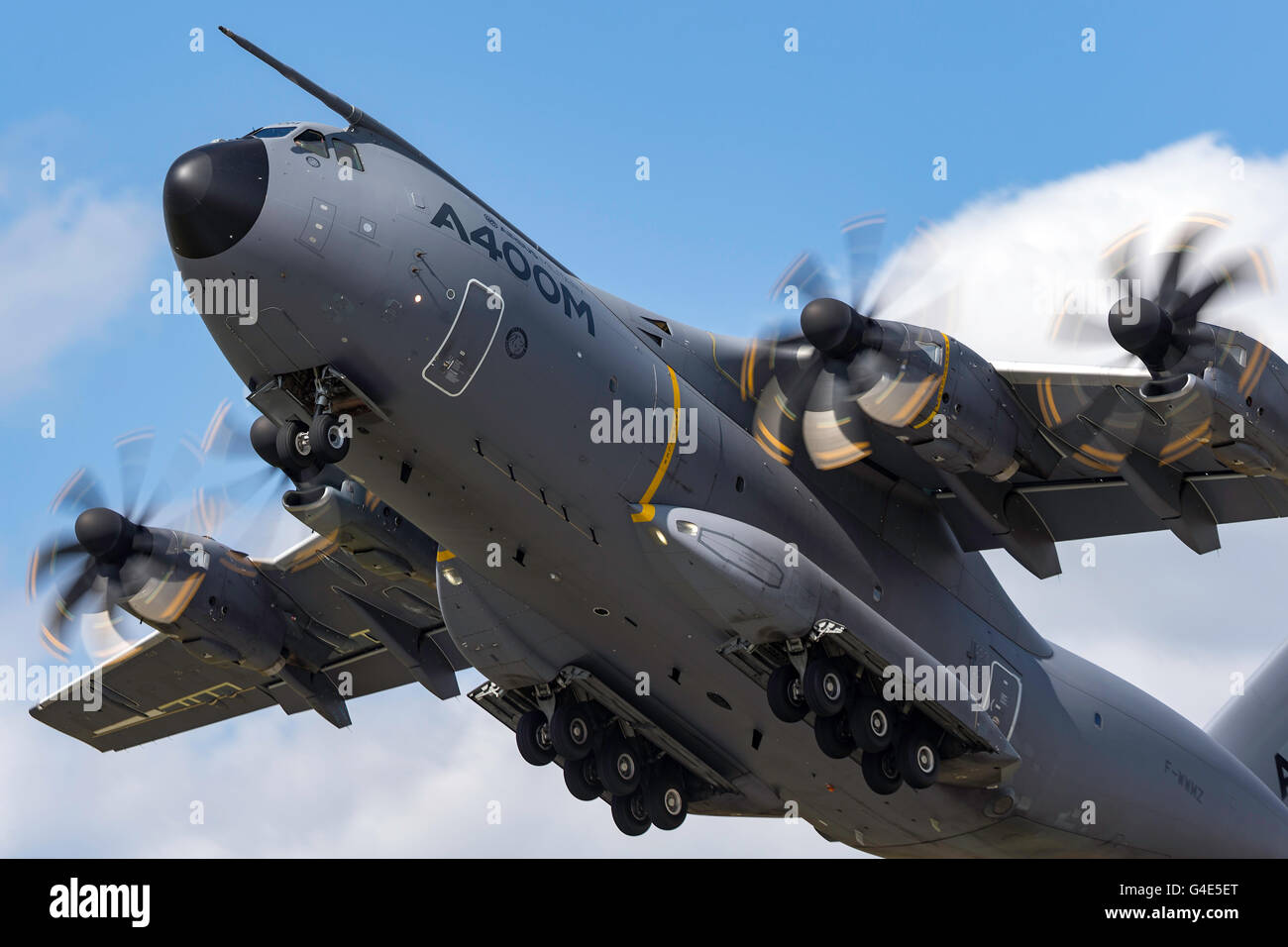 Airbus Defence and Space un avion cargo militaire A400M au Farnborough International Airshow. Banque D'Images
