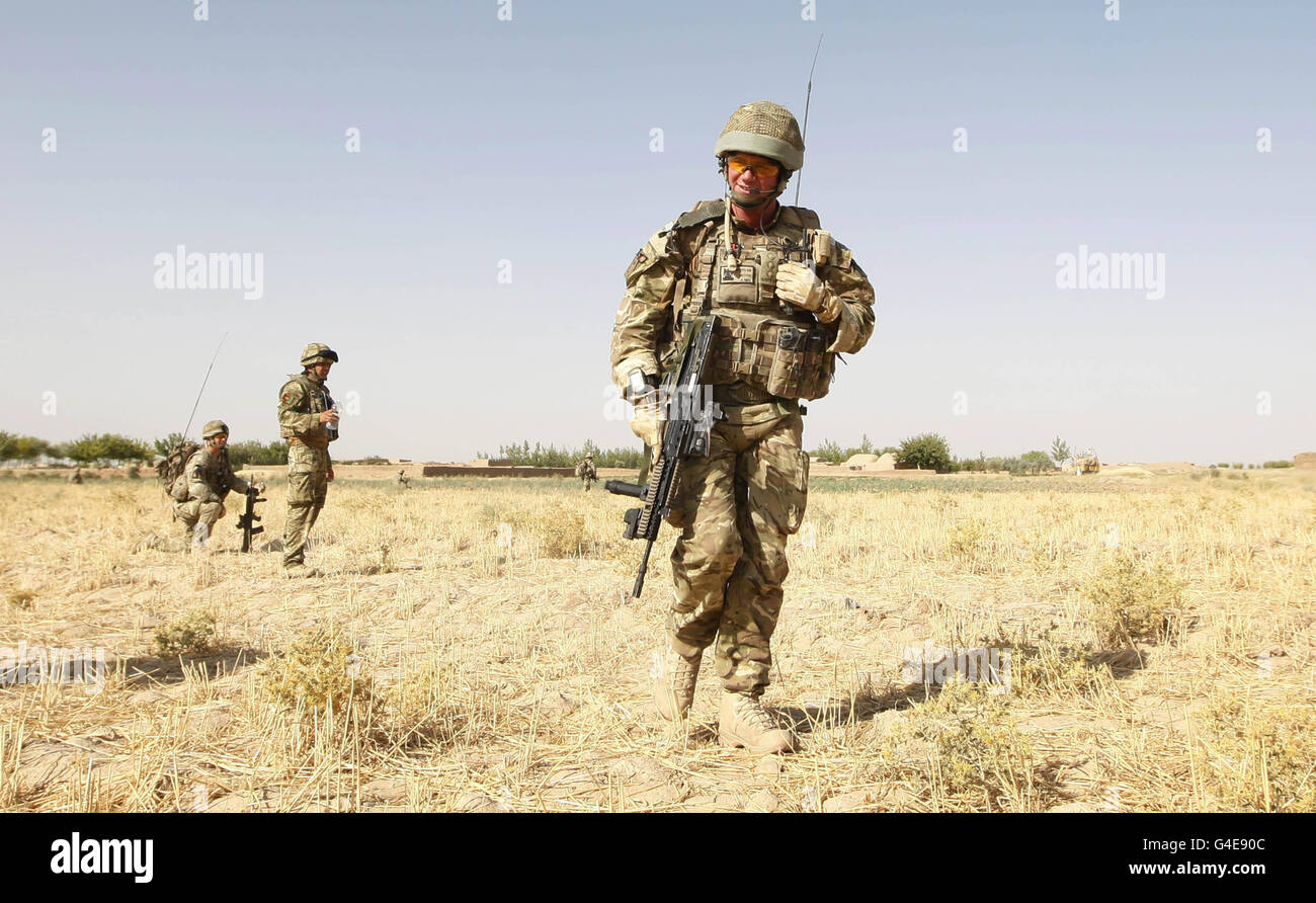 Capitaine Ben McNeil, Escadron C Royal Scots Dragoon Guards, patrouille de la base de patrouille Attal en Afghanistan. Banque D'Images