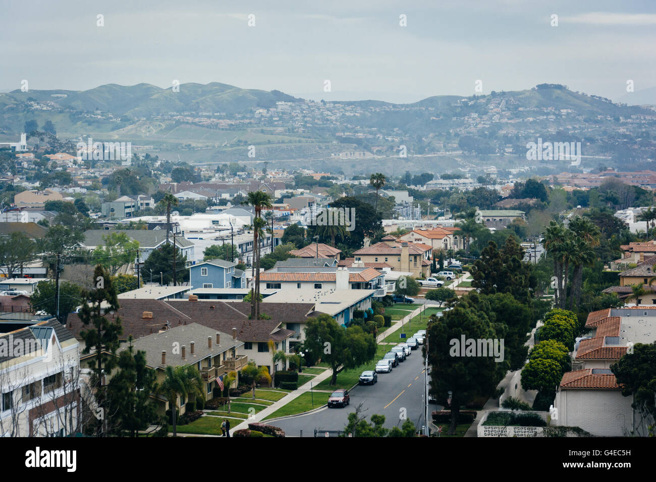 Vue sur les maisons et les collines à Dana Point, en Californie. Banque D'Images