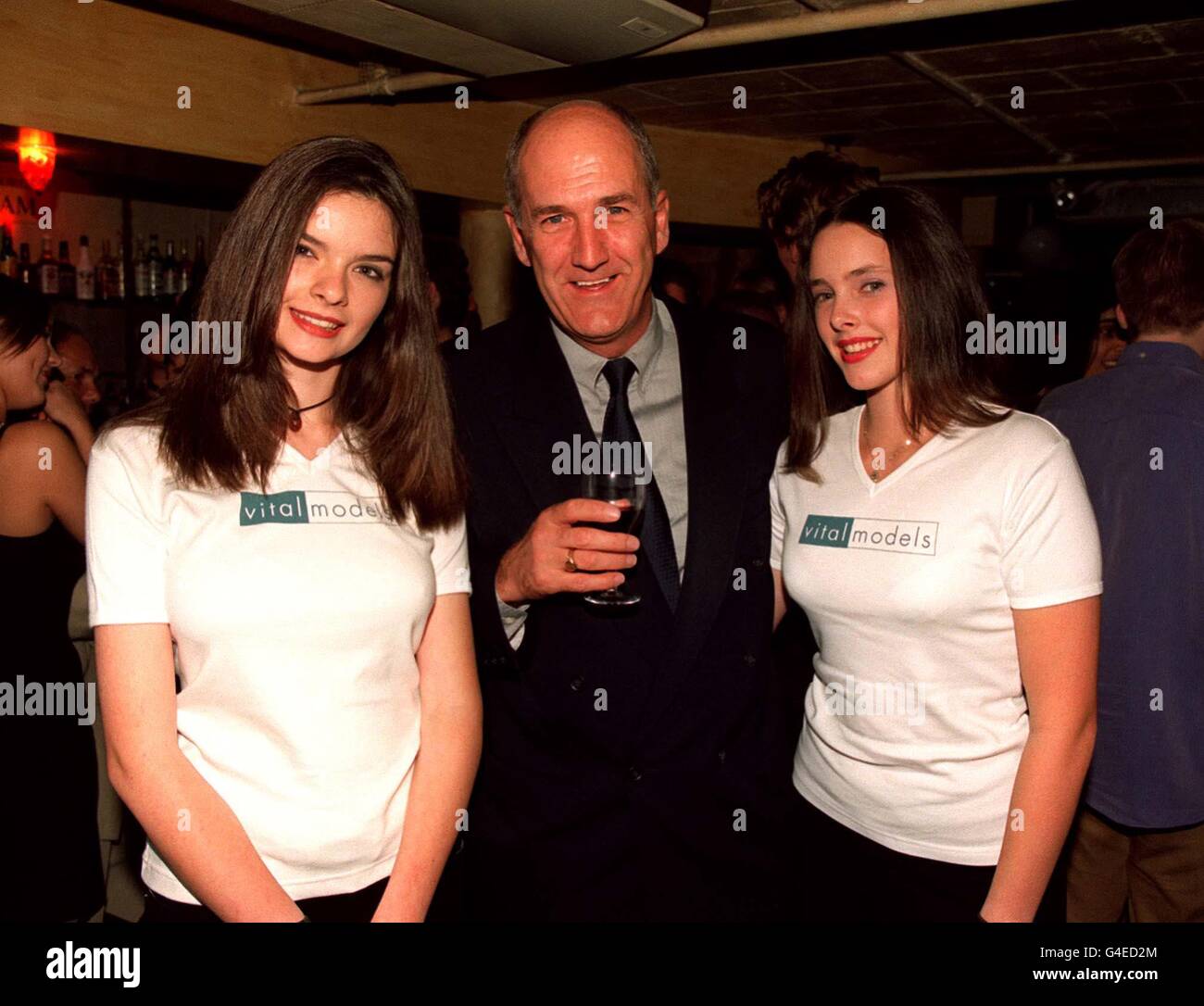 PA NEWS 31/7/98 COMÉDIEN RUSS ABBOTT LORS DU LANCEMENT DU NOUVEAU MODÈLE "vital" de l'Agence LORS DU CLUB DE LONDRES, Covent Garden. Banque D'Images