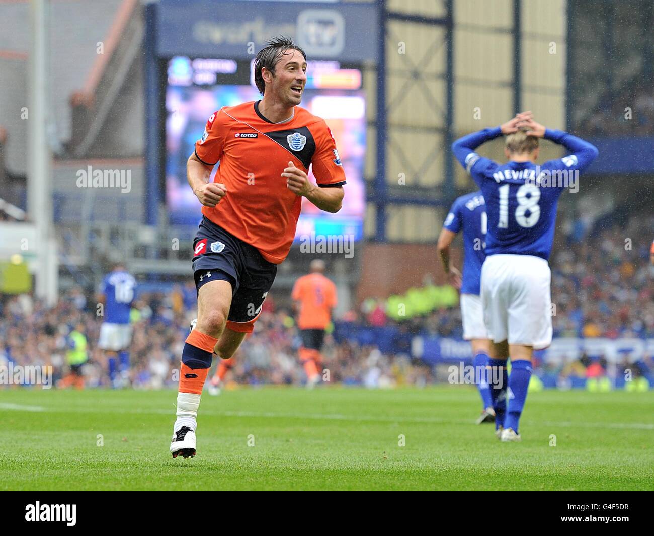 Soccer - Barclays Premier League - Everton / Queens Park Rangers - Goodison Park.Tommy Smith des Queens Park Rangers célèbre leur premier but du match Banque D'Images