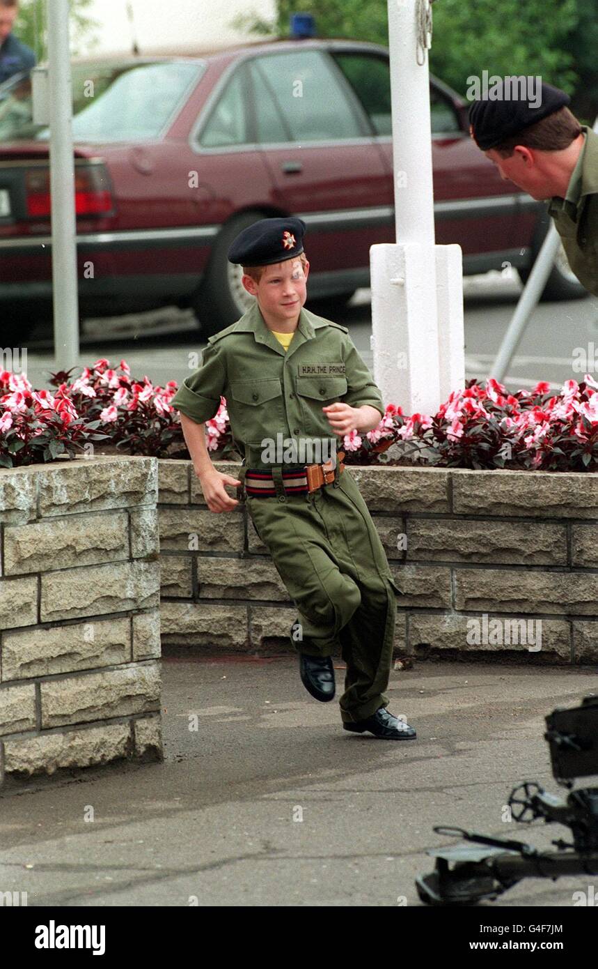 Le prince Harry Visite Caserne de la Light Dragoons - Hanovre, Allemagne Banque D'Images