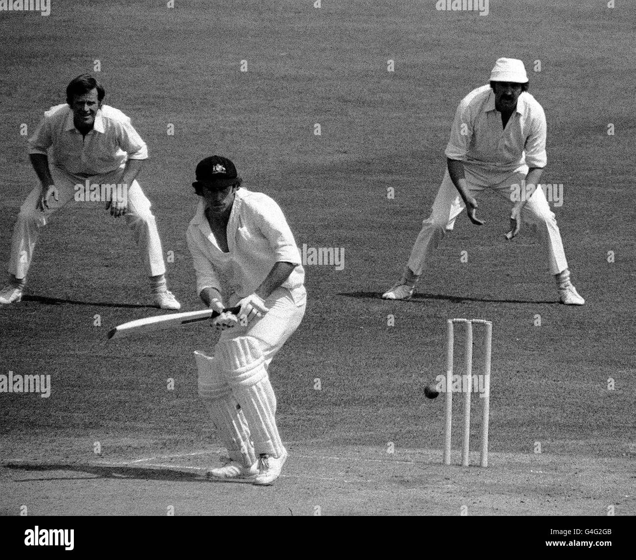 PA NEWS PHOTO 28/28/75 IAN CHAPPELL JOUE UN LEVIER DE PETER LIVRAISON AU SEIGNEUR LE DERNIER JOUR DU DEUXIÈME TEST MATCH Banque D'Images