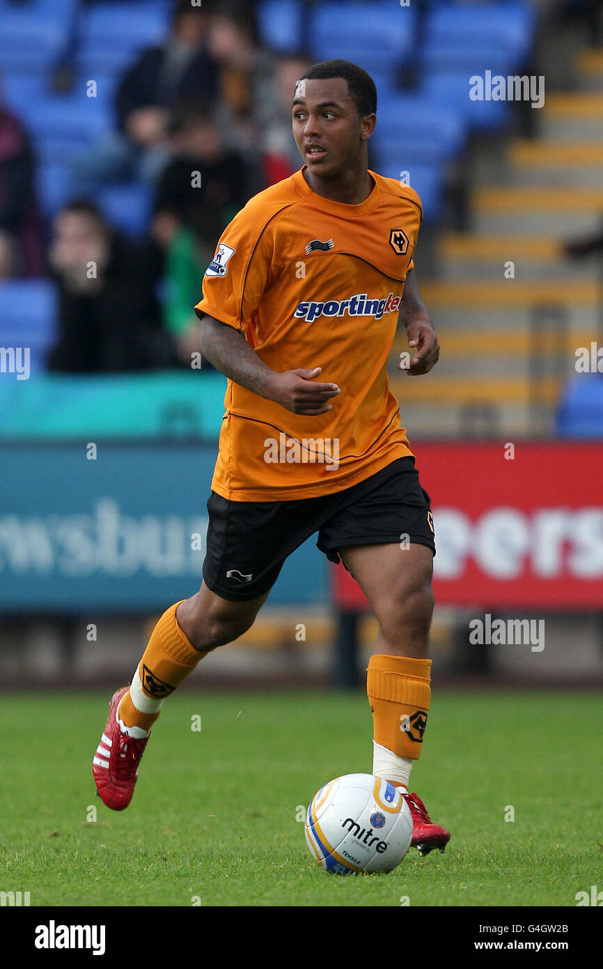 Soccer - Pré saison Friendly - Ville de Shrewsbury v Wolverhampton Wanderers - Greenhous Meadow Banque D'Images