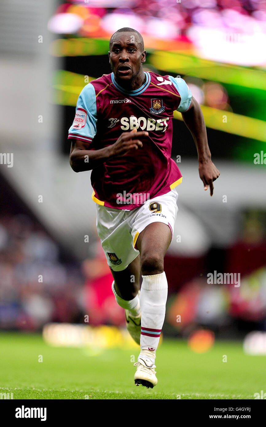 Football - Championnat de npower football League - West Ham United v Portsmouth - Upton Park. Carlton Cole, West Ham United Banque D'Images
