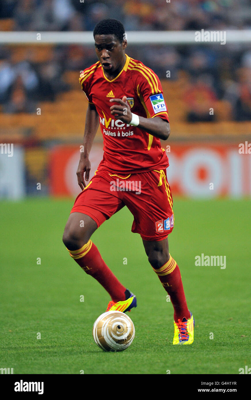 Football - coupe de la Ligue - Round de 32 - Lens v Evian Thonon Gaillard - Stade Felix Bollaert. Geoffrey Kondogbia, lentille Banque D'Images