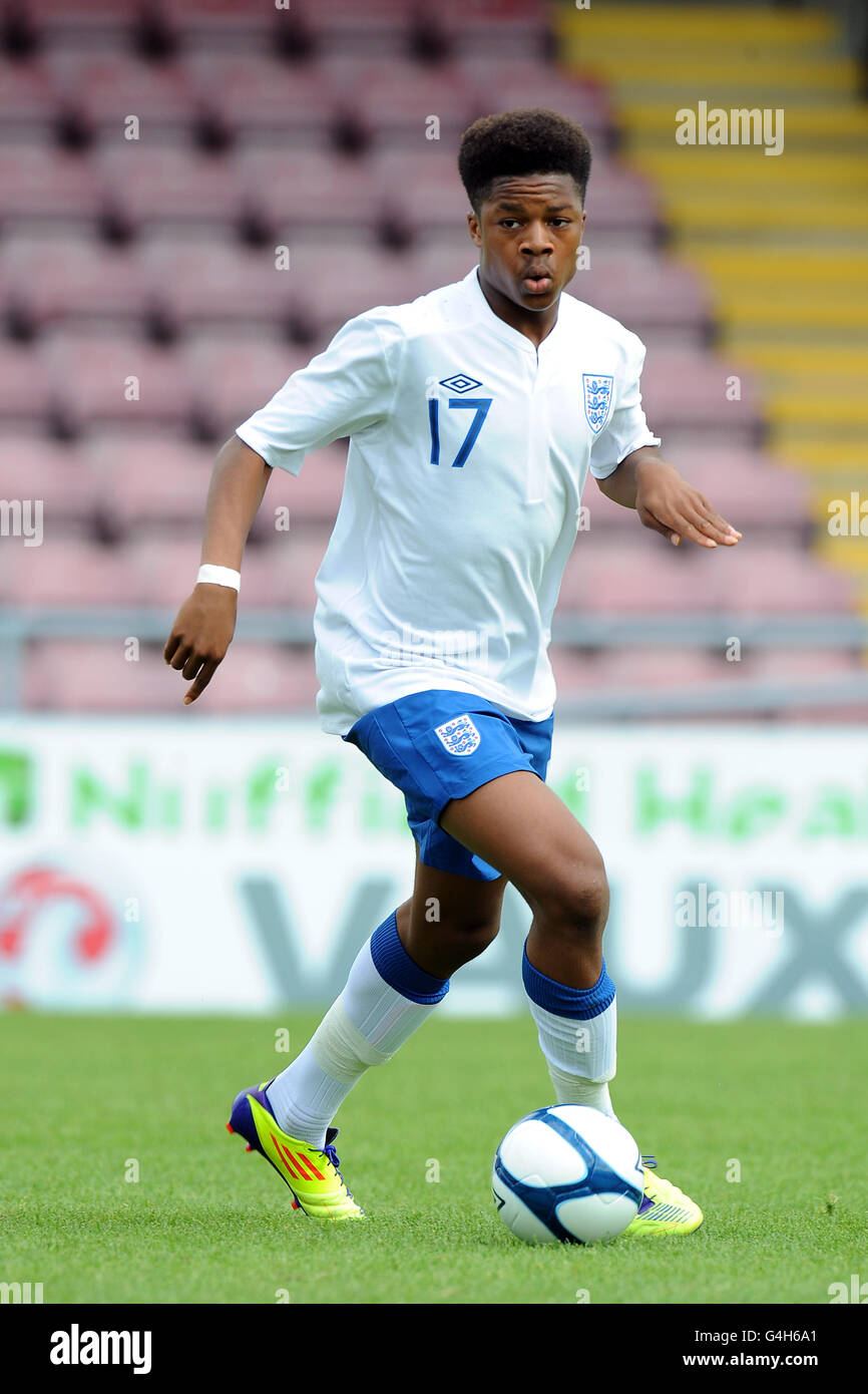 Soccer - moins de 17 ans match amical - Angleterre / Portugal - Sixfields Stadium Banque D'Images