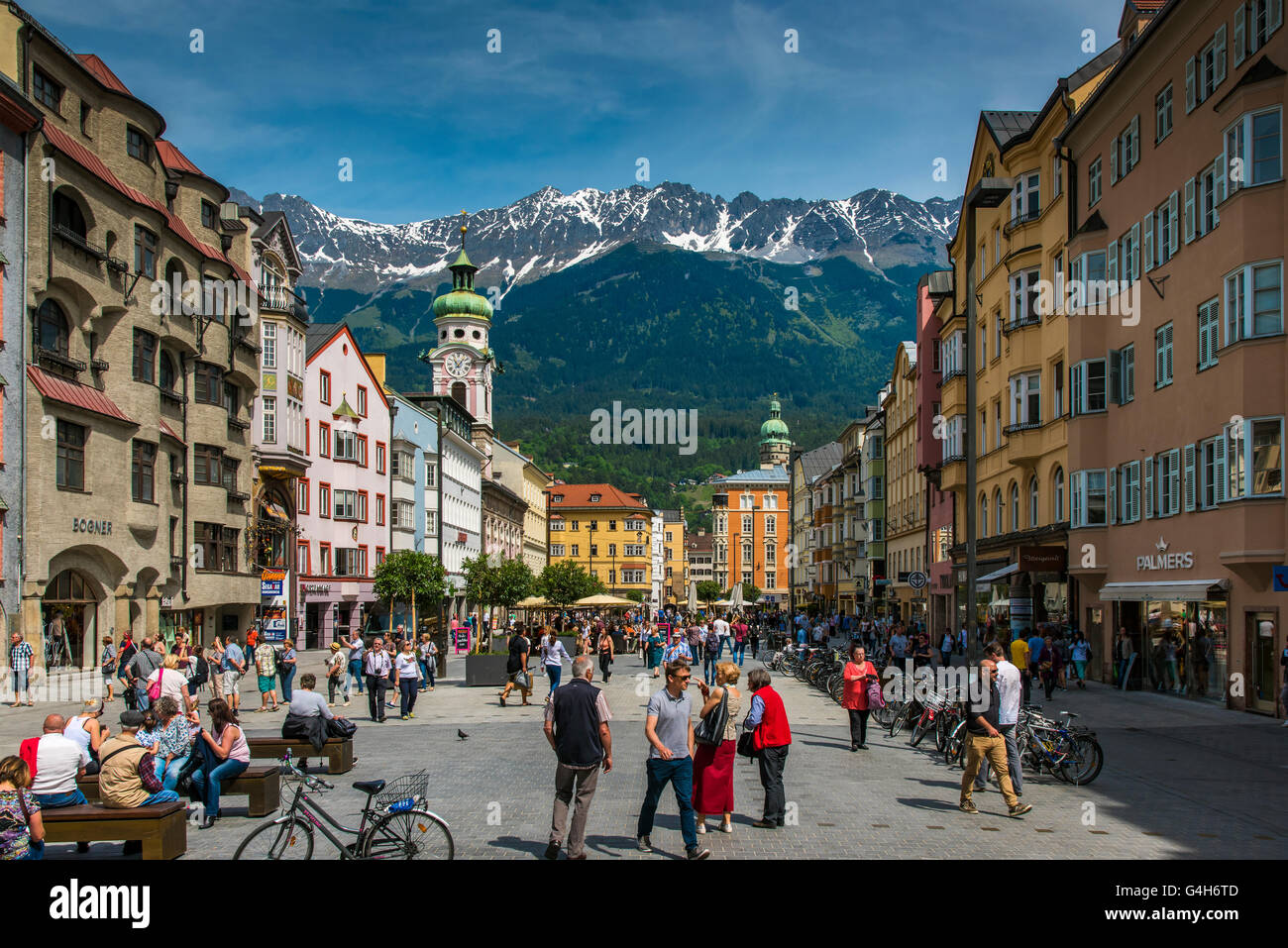 Maria-Theresien-Strasse ou Maria Theresa Street, Innsbruck, Tyrol, Autriche Banque D'Images