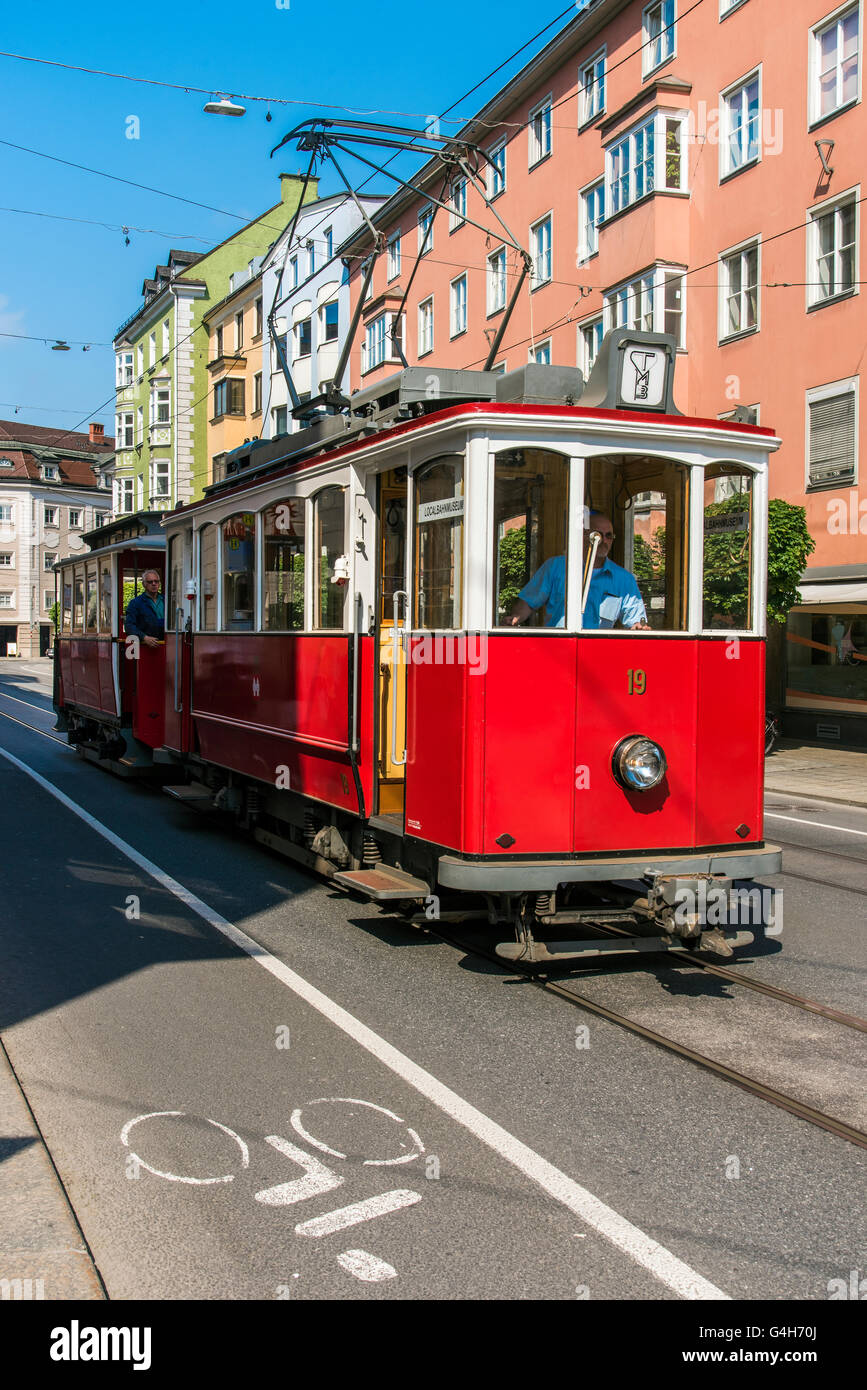 Vieux tram à Innsbruck, Tyrol, Autriche Banque D'Images