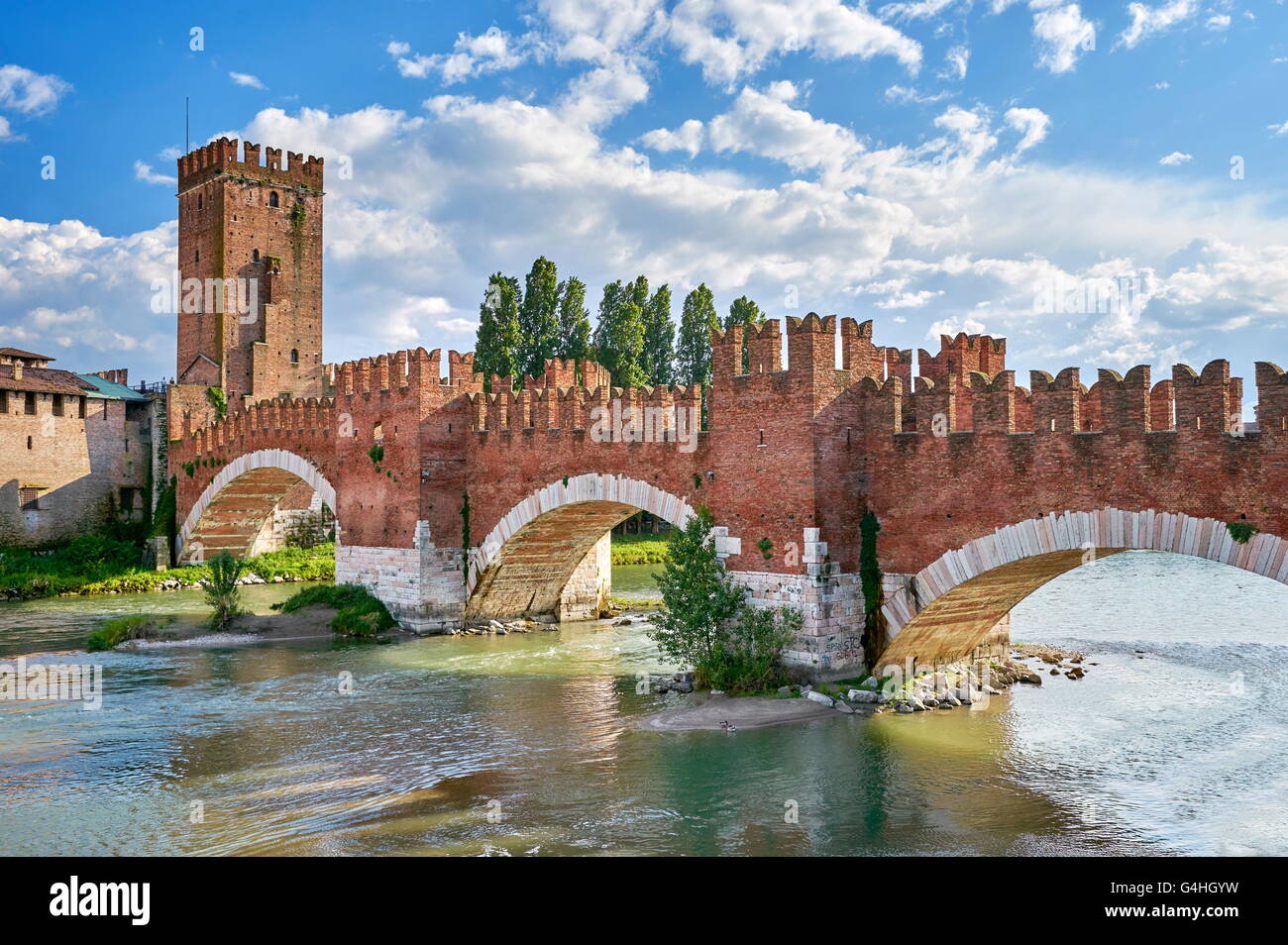 Pont de Castelvecchio, la vieille ville de Vérone, Vénétie, Italie Banque D'Images Pont de Castelvecchio, la vieille ville de Vérone, Vénétie, Italie Banque D'Images