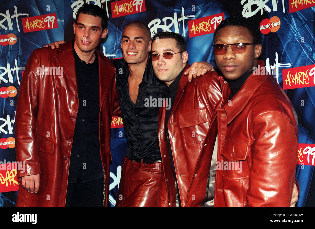 Les membres de la bande d'un autre niveau à la réception pour annoncer les nominés pour les Brit Awards 1999 au café de Paris dans le centre de Londres. Banque D'Images