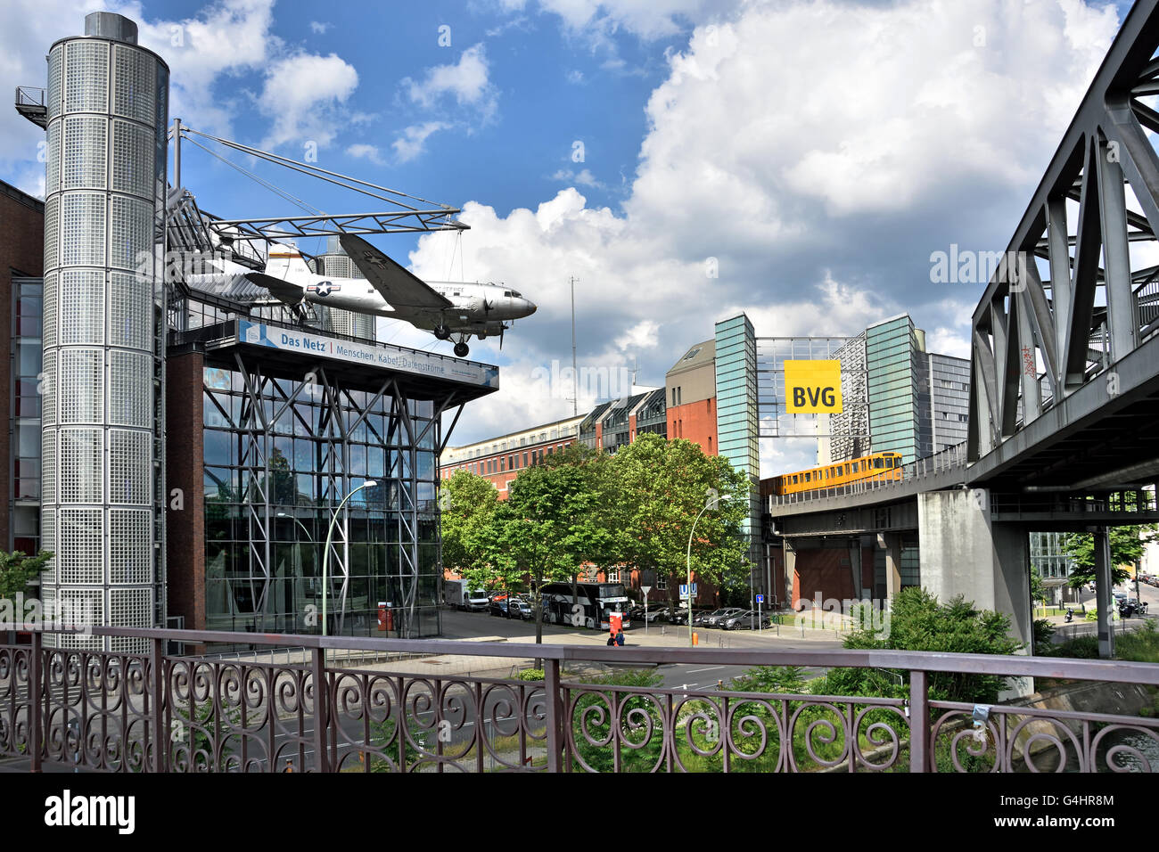 Musée allemand de la Technologie Berlin Allemagne ( C-47 Skytrain candy bomber ) Banque D'Images