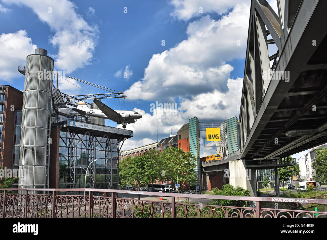 Musée allemand de la Technologie Berlin Allemagne ( C-47 Skytrain candy bomber ) Banque D'Images