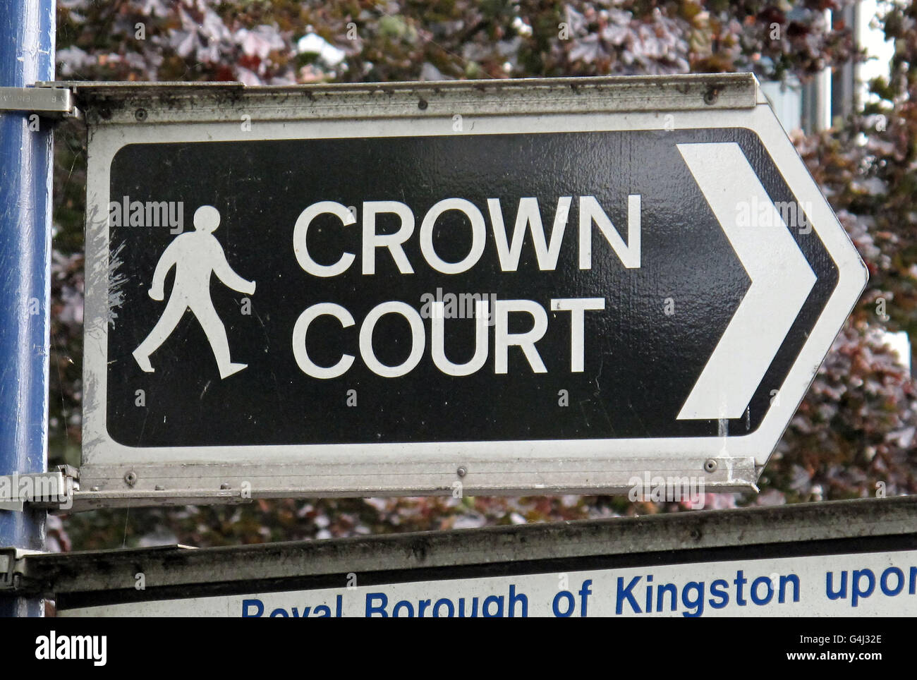 Panneau près de Kingston Crown court.(Kingston-upon-Thames). Banque D'Images