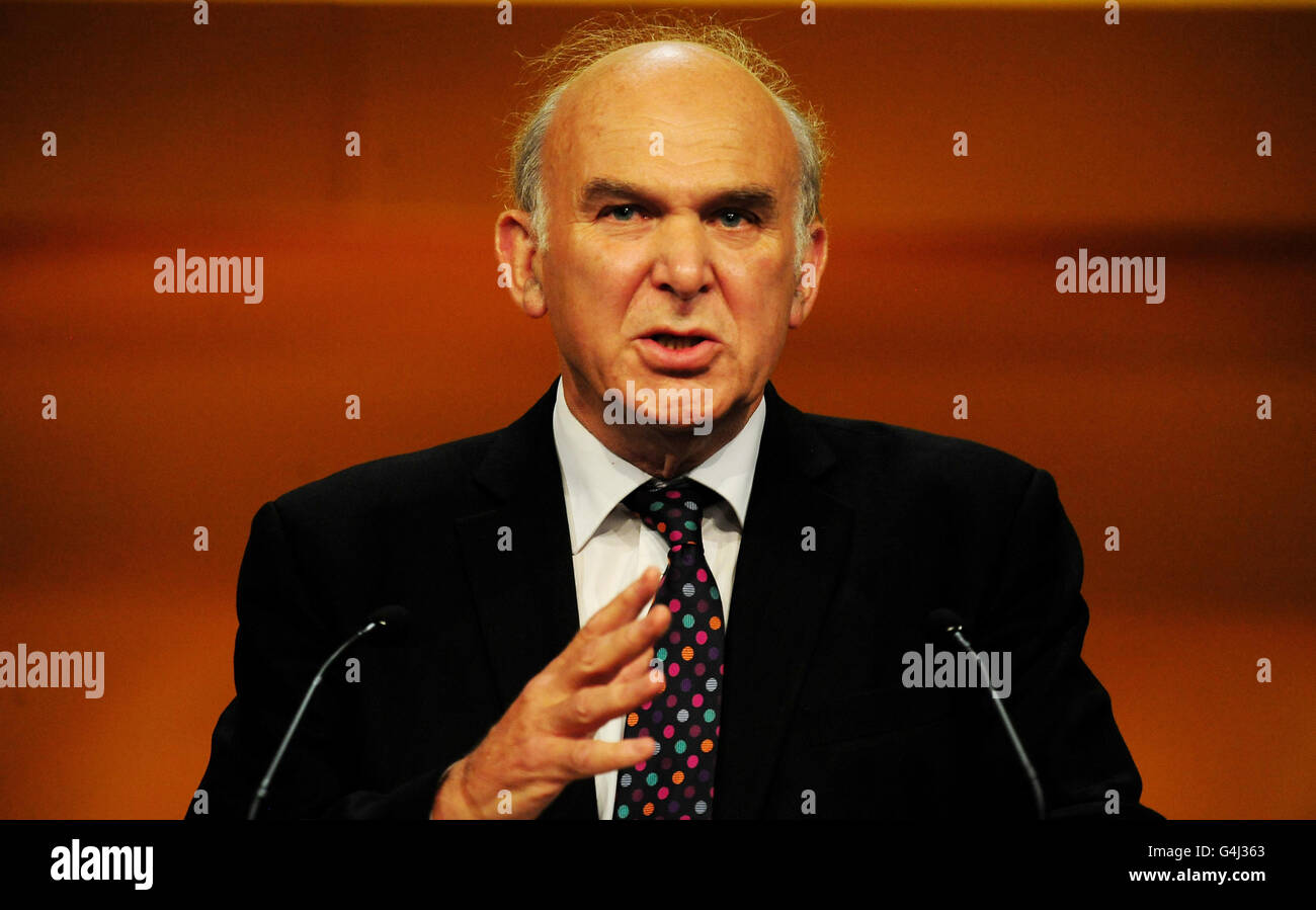 Le secrétaire d'État aux Affaires, M. Vince Cable, s'adresse à la conférence annuelle des libéraux démocrates, à la CPI à Birmingham. Banque D'Images