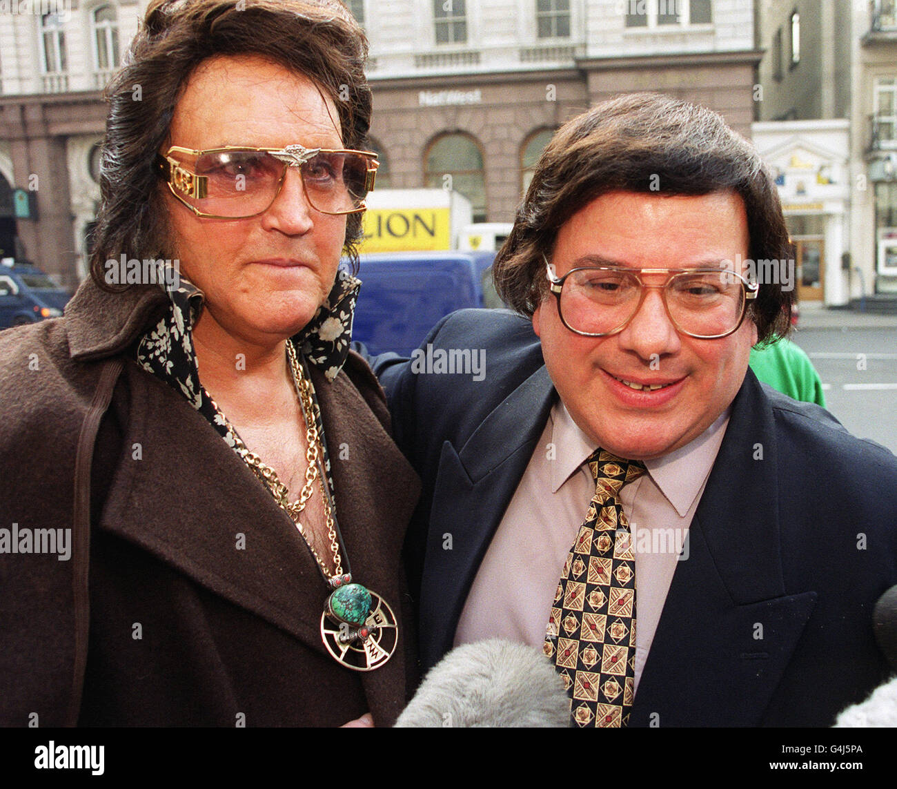 Lunettes souriantes elvis Banque de photographies et d'images à haute  résolution - Alamy