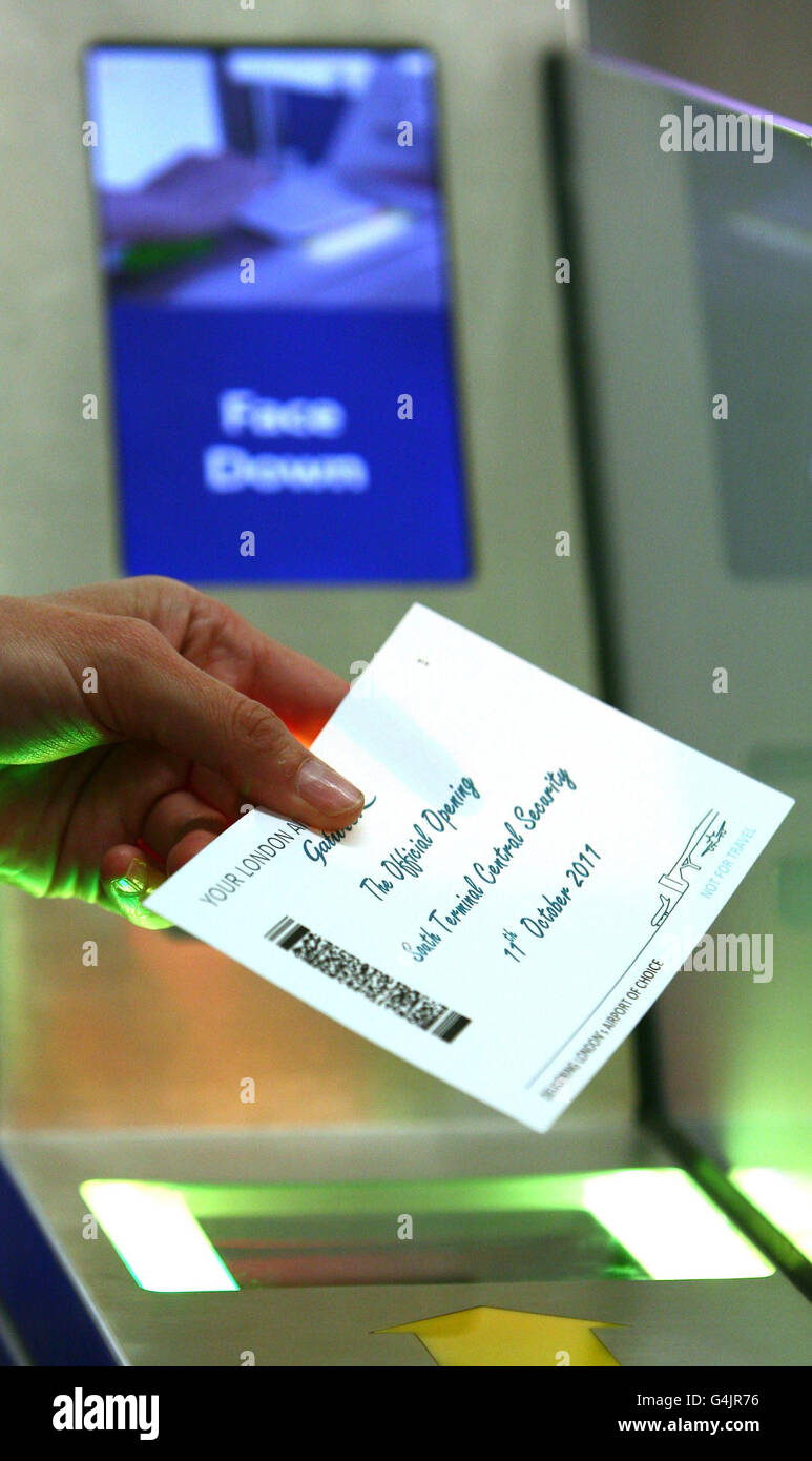 Nouvelle zone de sécurité s'ouvre à Gatwick Banque D'Images