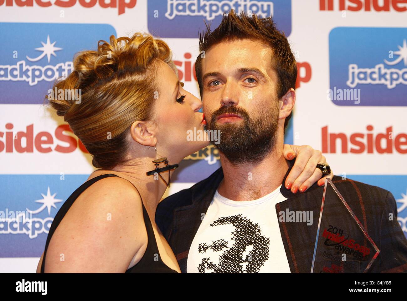 Bronagh Waugh et Emmett J Scanlan assistent aux Inside SOAP Awards 2011 à Gilgamesh à Camden, dans le nord de Londres. Banque D'Images