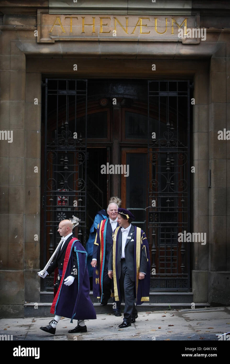 Academic procession dans Glasgow Banque D'Images