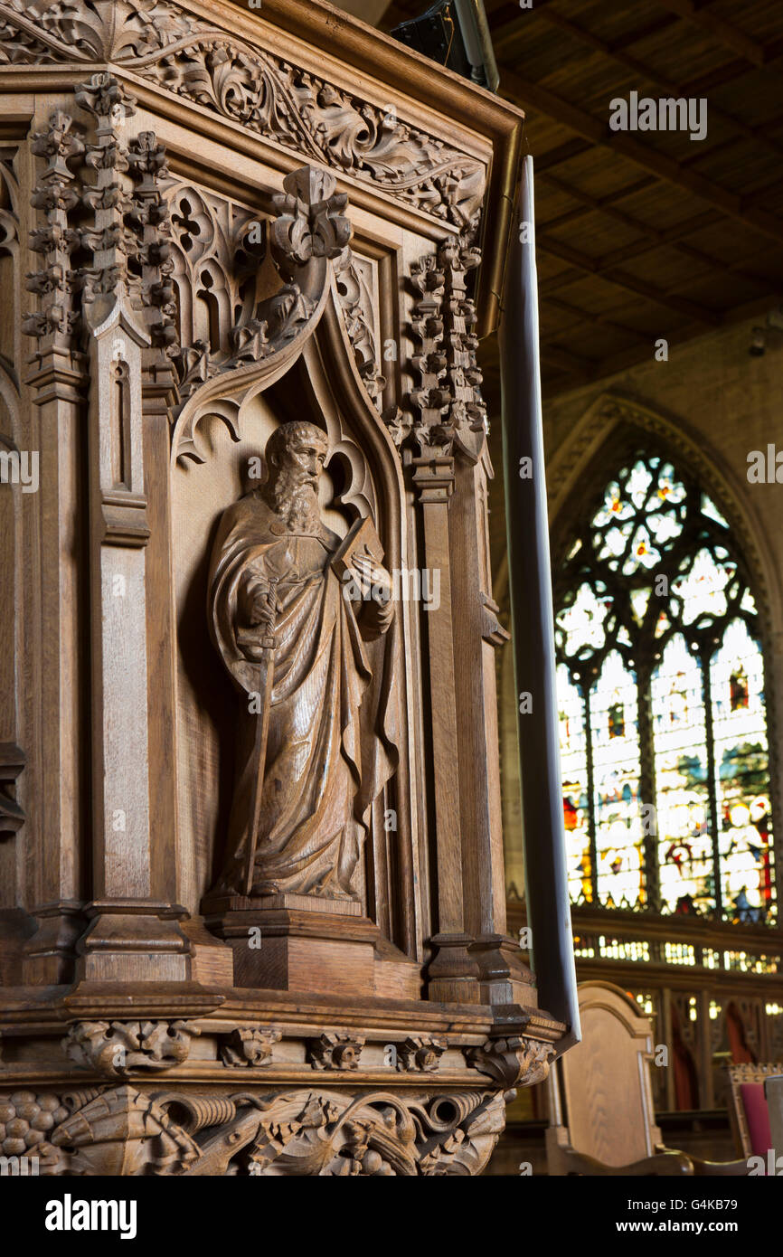 UK, Herefordshire, Leominster, église du prieuré de Saint Pierre et Saint Paul, de l'intérieur, détail de la sculpture 1619 chaire Banque D'Images