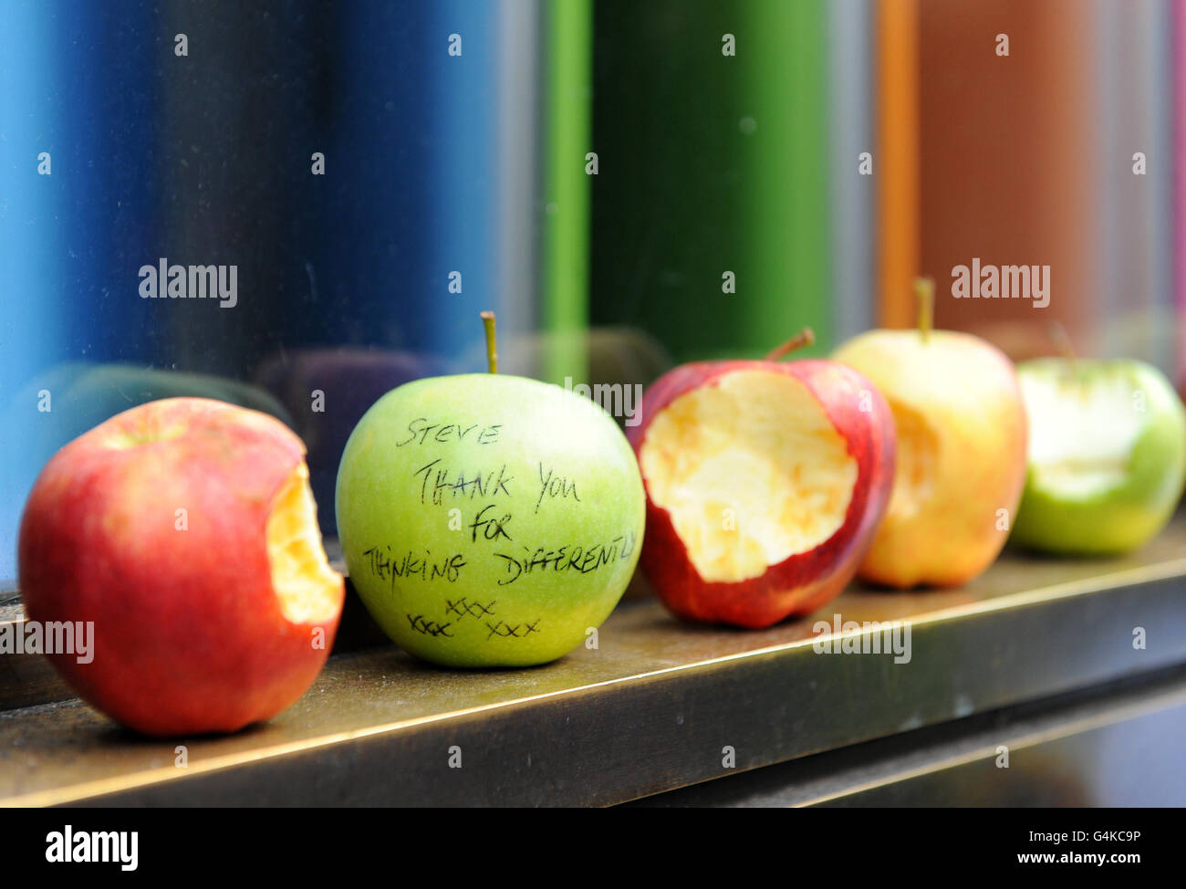 Steve Jobs dies Banque D'Images