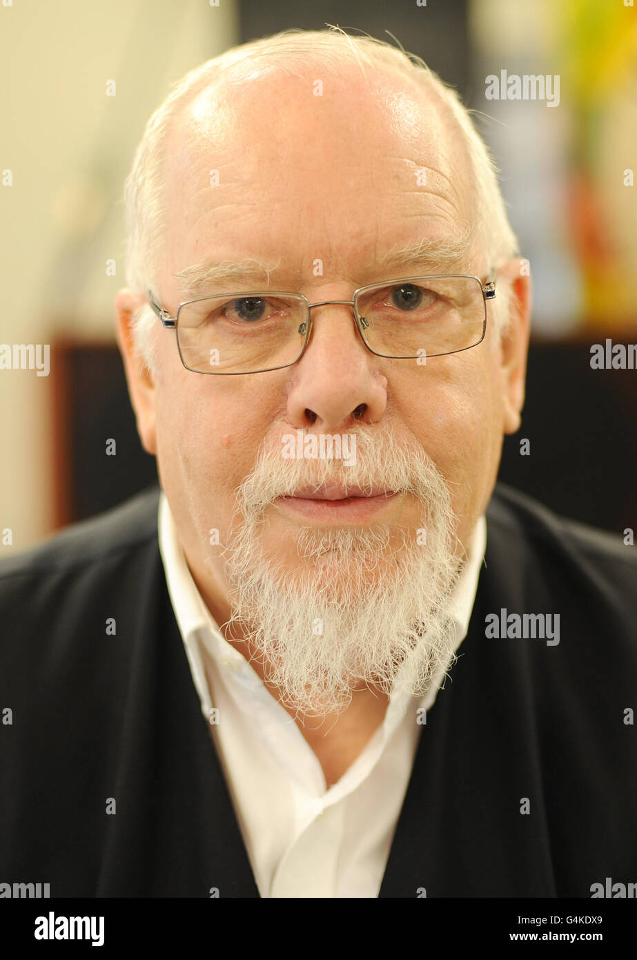 Sir Peter Blake signature de livre - Londres.L'artiste Sir Peter Blake à la signature de son livre "Paris escapades", à Christies à Kensington, Londres. Banque D'Images