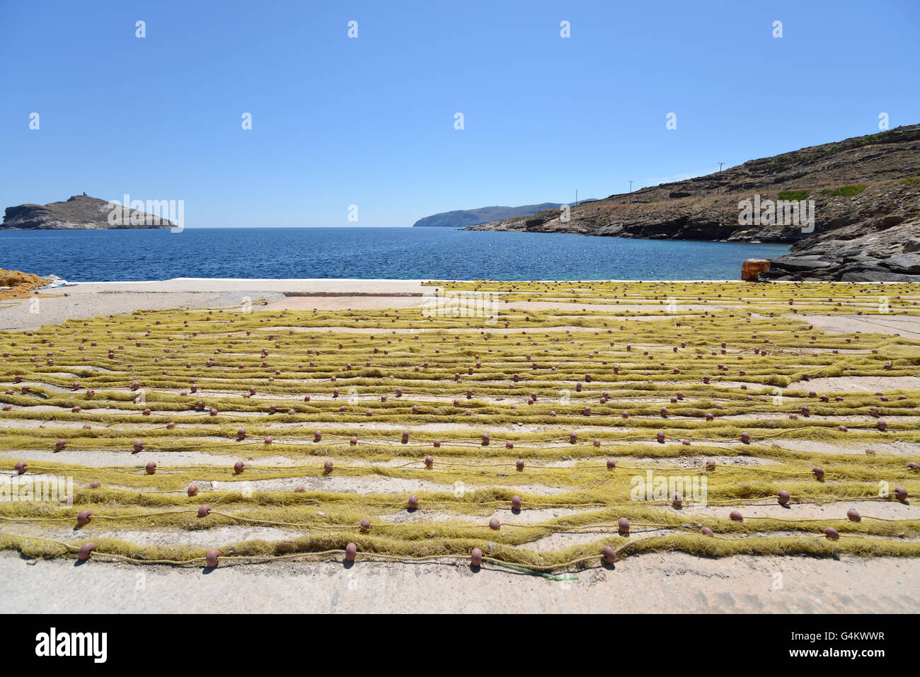 Les filets de pêche au port de Panormos dans l'ile de Tinos, Grèce Banque D'Images