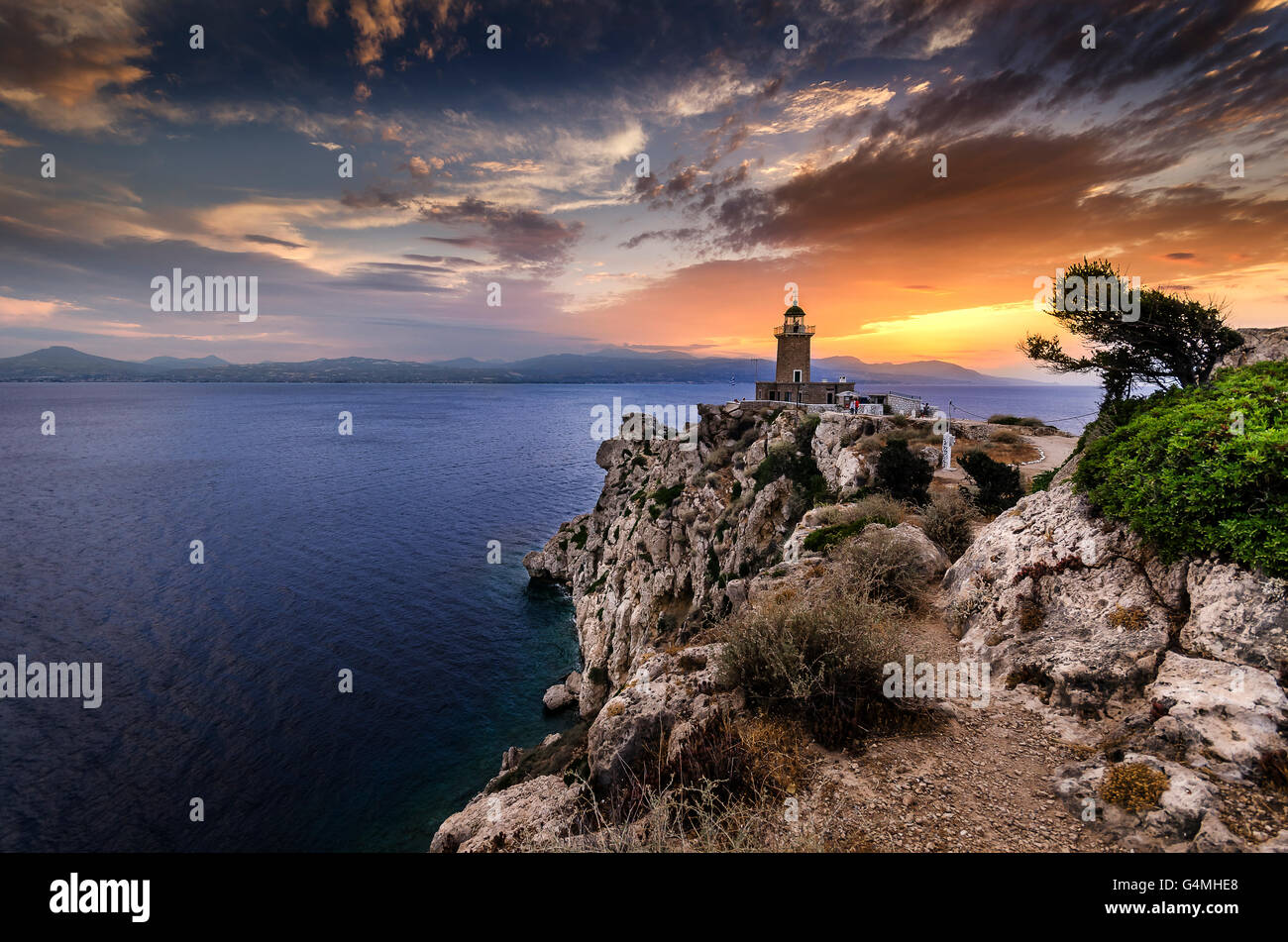 Phare sur le coucher du soleil Banque D'Images