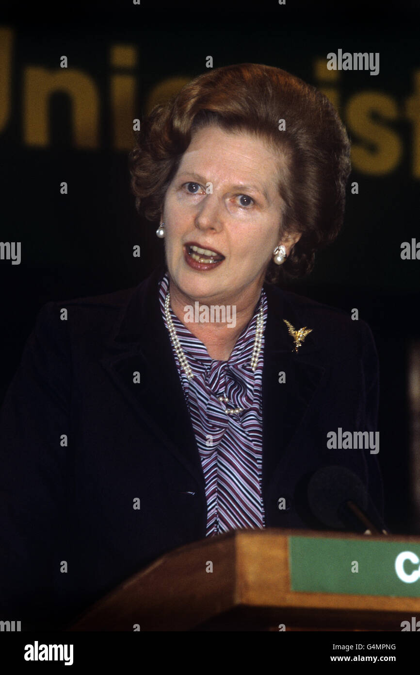 Le Premier ministre Margaret Thatcher prend la parole. Banque D'Images