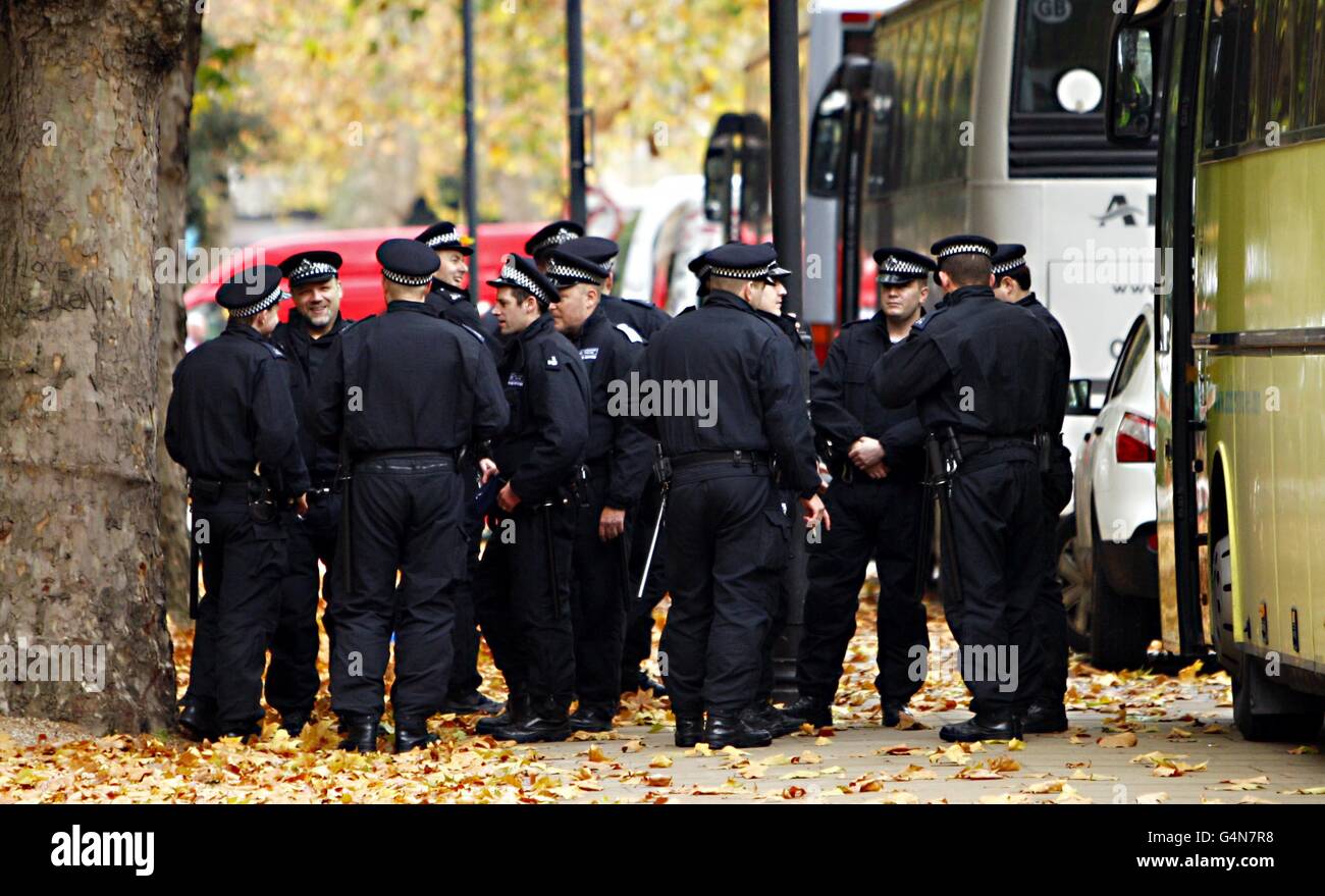 La police dans le centre de Londres se prépare à la manifestation prévue aujourd'hui contre les réductions de financement du gouvernement et les plans visant à augmenter les frais de scolarité. Banque D'Images