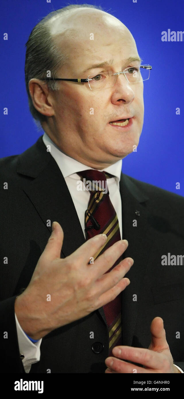 John Swinney, secrétaire aux Finances, s'adresse à la conférence du Forum économique national au stade Hampden Park à Glasgow, en Écosse. Banque D'Images