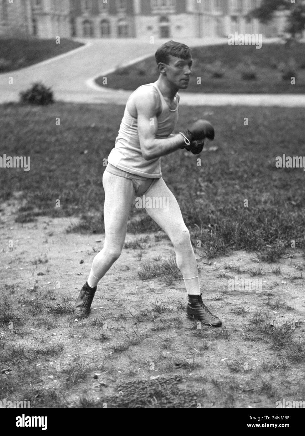Boxe, Flyweight, Jimmy Wilde. Jimmy Wilde, champion du monde de poids-mouche en formation. Banque D'Images