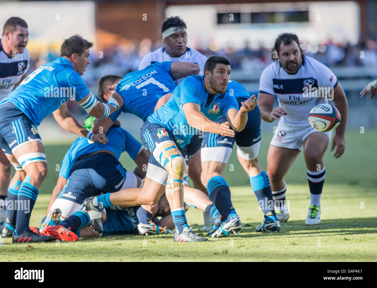 San Jose, Californie, USA. 18 Juin, 2016. Le capitaine de l'Italie EDORADO GORI (9) déplace la balle au cours de l'USA Rugby Match série d'été entre les USA et l'Italie des aigles au stade Azzurri d'Avaya à San Jose, CA Crédit : Jeff Mulvihill Jr/ZUMA/Alamy Fil Live News Banque D'Images