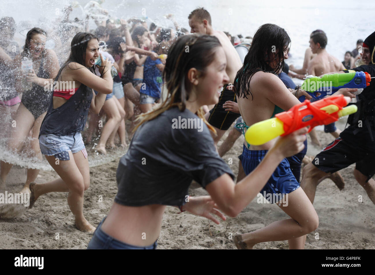 Kiev, Ukraine. 19 Juin, 2016. Le dimanche 19 juin à Kiev, la guerre de l'eau annuel, selon la page de l'événement. L'objectif principal - pour s'amuser, recharger votre positif et juste pour échapper à la chaleur. Credit : Nazar Furyk/ZUMA/Alamy Fil Live News Banque D'Images