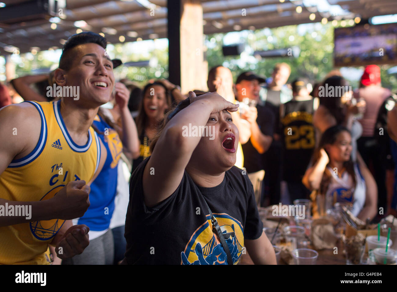 Nba fans Banque de photographies et d’images à haute résolution - Alamy