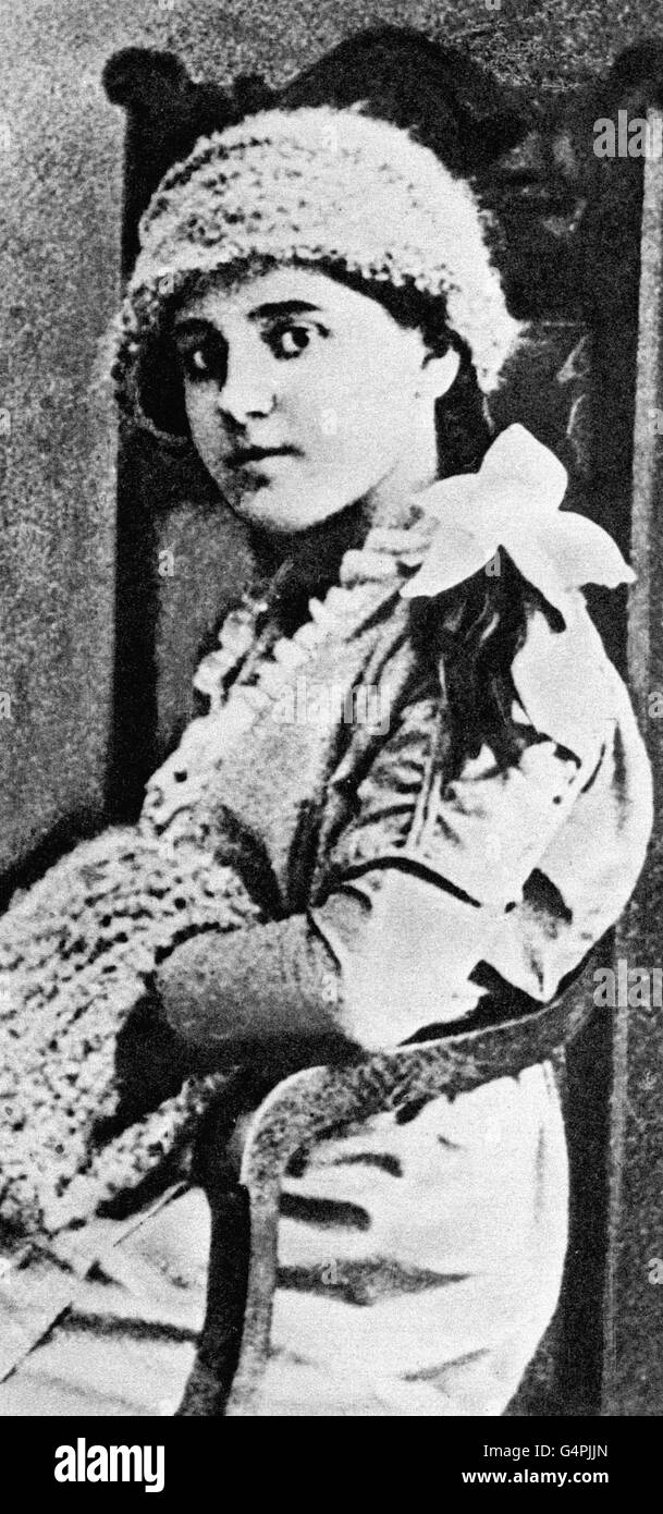 Nadezhda Alliluyeva, deuxième épouse du dictateur soviétique Joseph Staline, et mère de sa fille Svetlana et de son fils Vasily. Elle s'est suicidée en novembre 1932. La photo a été prise à son 13e anniversaire. Banque D'Images