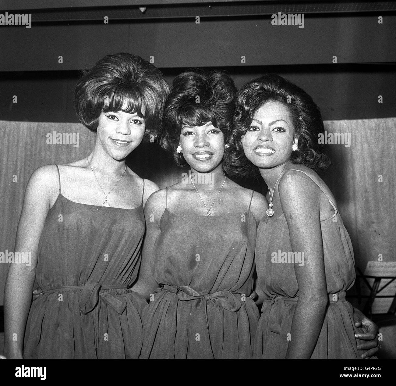 Groupe de chanteurs américain « les Suprismes » lors d'une réception à EMI House à Londres lors d'une visite en Grande-Bretagne.(Gauche - droite) Florence Ballard, Mary Wilson et Diana Ross. Banque D'Images