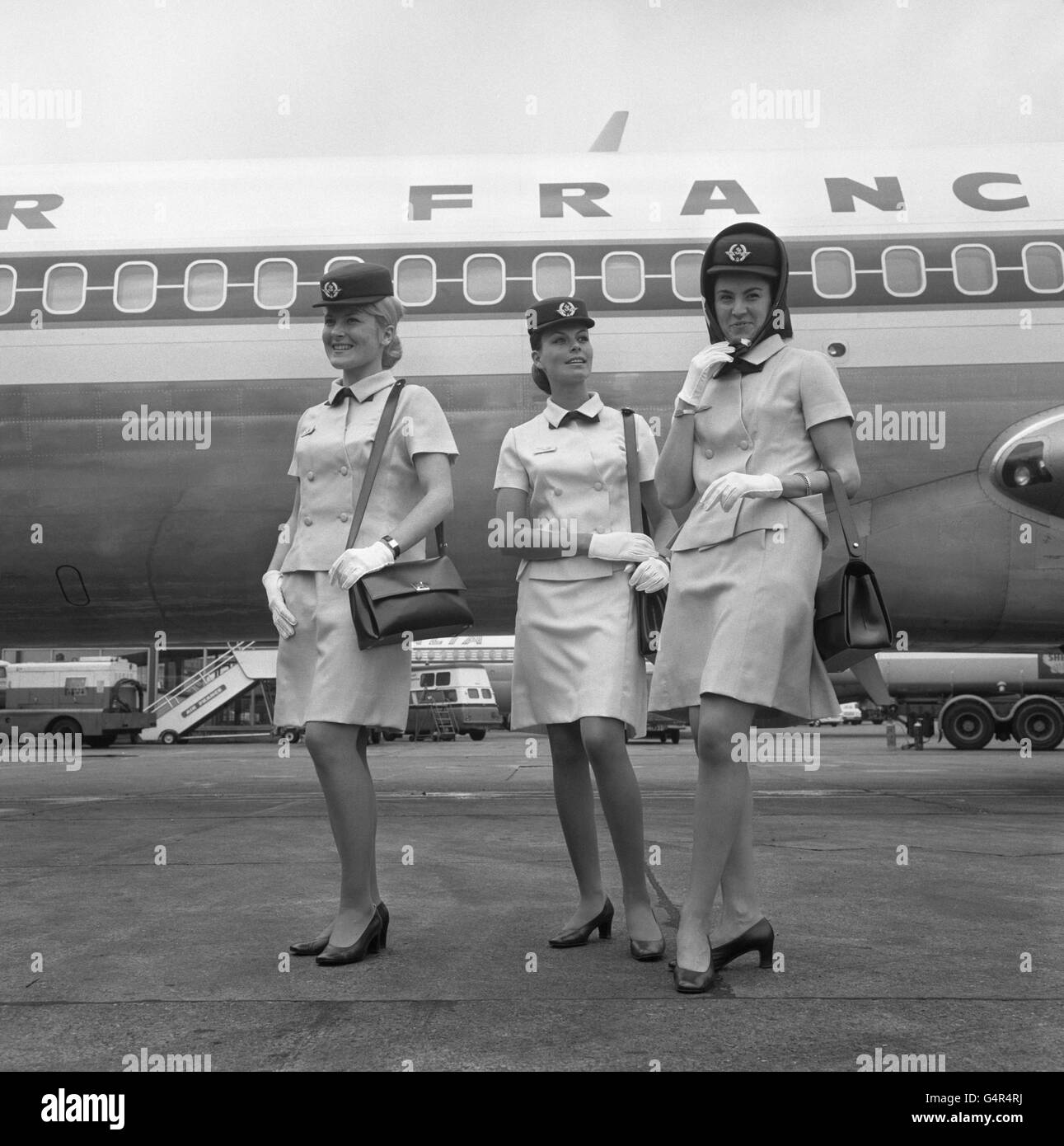 Mode - Air France - uniforme d'hôtesse l'aéroport de Heathrow, Londres  Photo Stock - Alamy