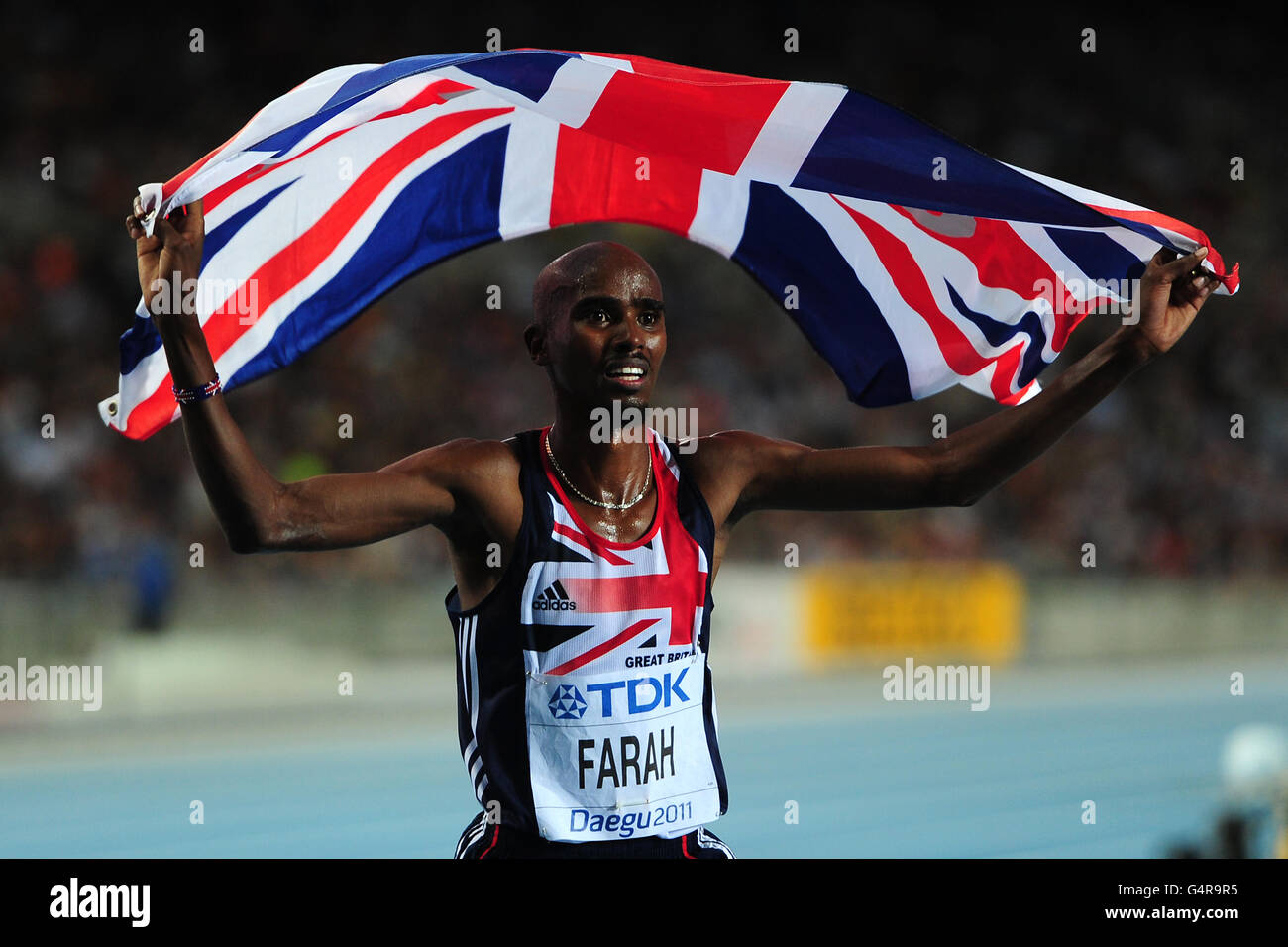 Athlétisme - Championnats du monde IAAF 2011 - neuvième jour - Daegu.Mo Farah, en Grande-Bretagne, célèbre la victoire de la finale masculine de 5000m Banque D'Images