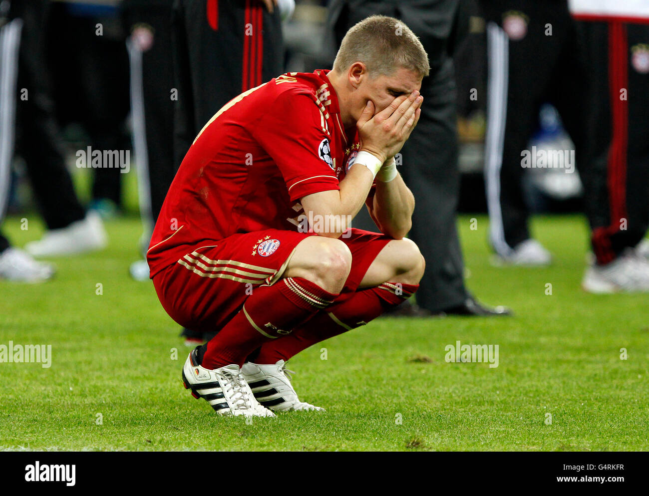 Bastian Schweinsteiger après le coup de sifflet final, profondément déçu, finale de la Ligue des Champions 2012 Banque D'Images