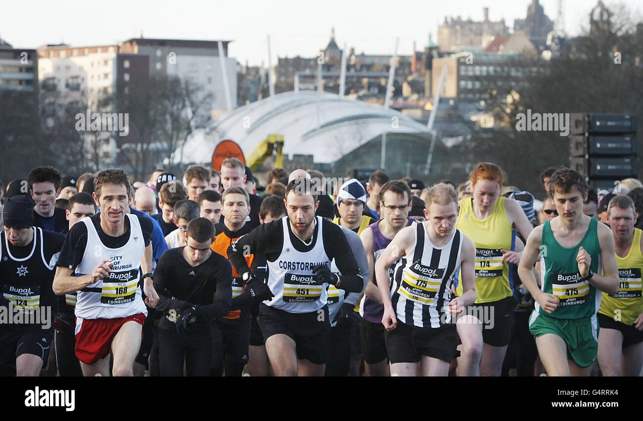 Athlétisme - Bupa Great Edinburgh Cross Country & Bupa Great Winter Run - Holyrood Park.Les concurrents se sont mis en route pour la grande course d'hiver de Bupa à Holyrood Park, à Édimbourg. Banque D'Images