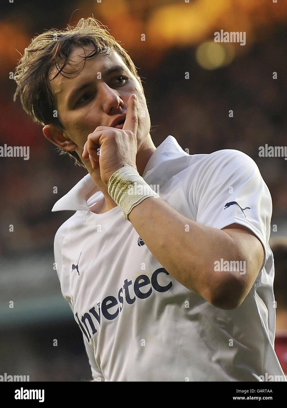 Le roman Pavlyuchenko de Tottenham Hotspur célèbre le deuxième but du match de sa partie lors de la FA Cup, troisième partie à White Hart Lane, Londres. Banque D'Images