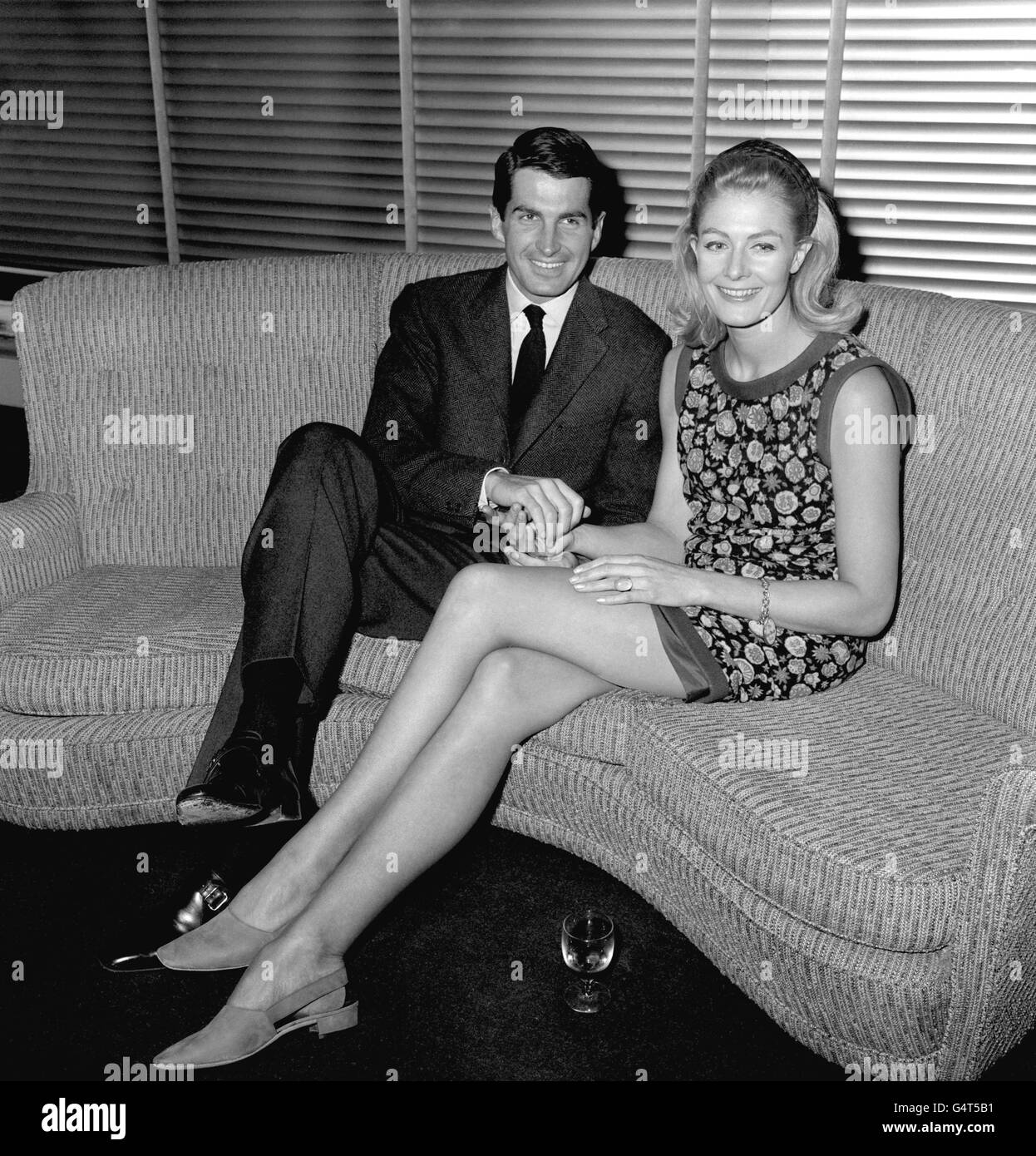 L'acteur américain George Hamilton et l'actrice britannique Vanessa Redgrave, qui recevront un CBE dans la liste d'honneur d'anniversaire. Banque D'Images