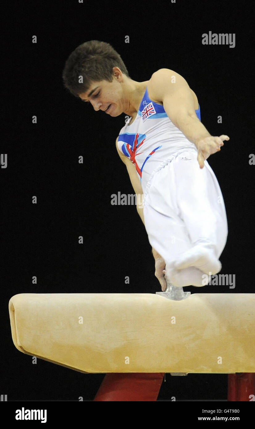 Le Max Whitlock de Grande-Bretagne est en compétition sur le Pommel Horse lors de la gymnastique internationale Visa à la North Greenwich Arena, Londres. Banque D'Images