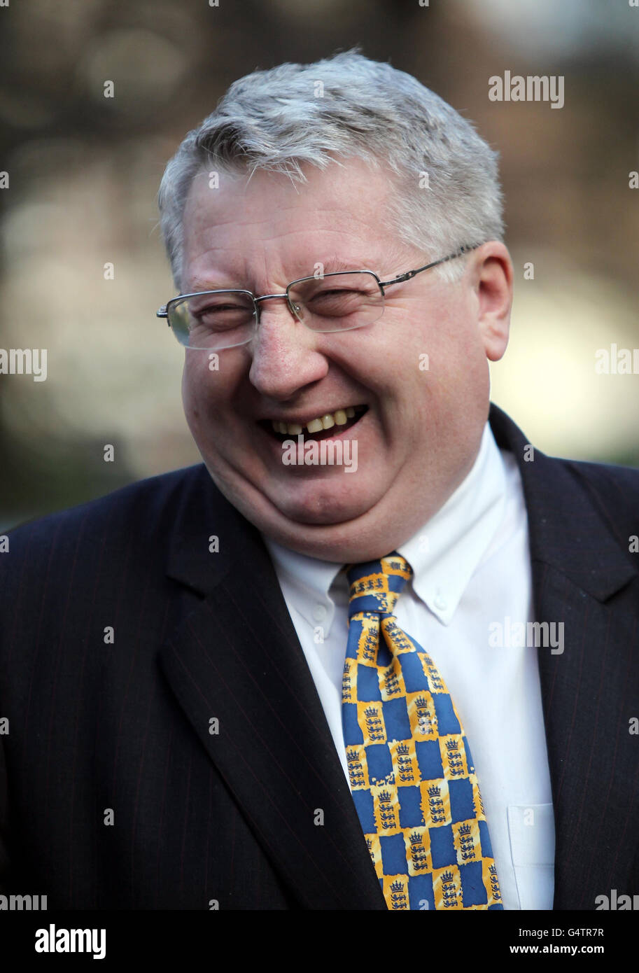 Le directeur général de la BCE, David collier, se présente pour un service de remerciement à la mémoire de Basil d'Oliveira à la cathédrale de Worcester, à Worcester. Banque D'Images